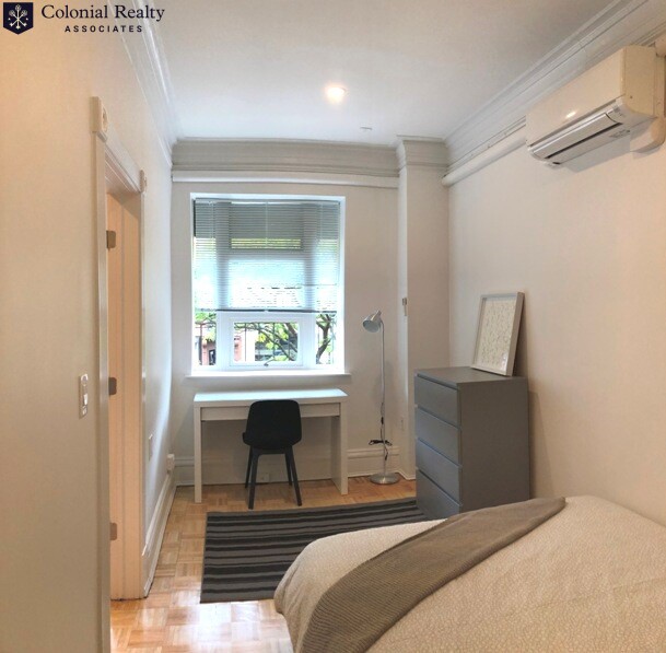 164 Newbury St, Back Bay