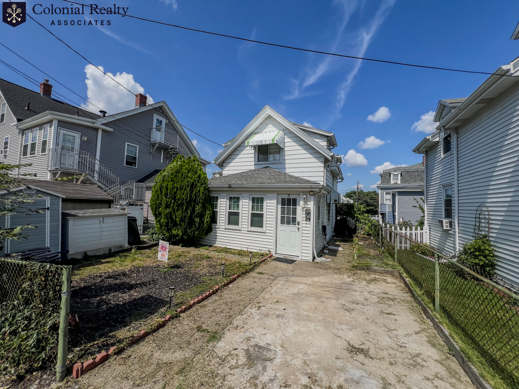 8 Lowell Pl, South Side