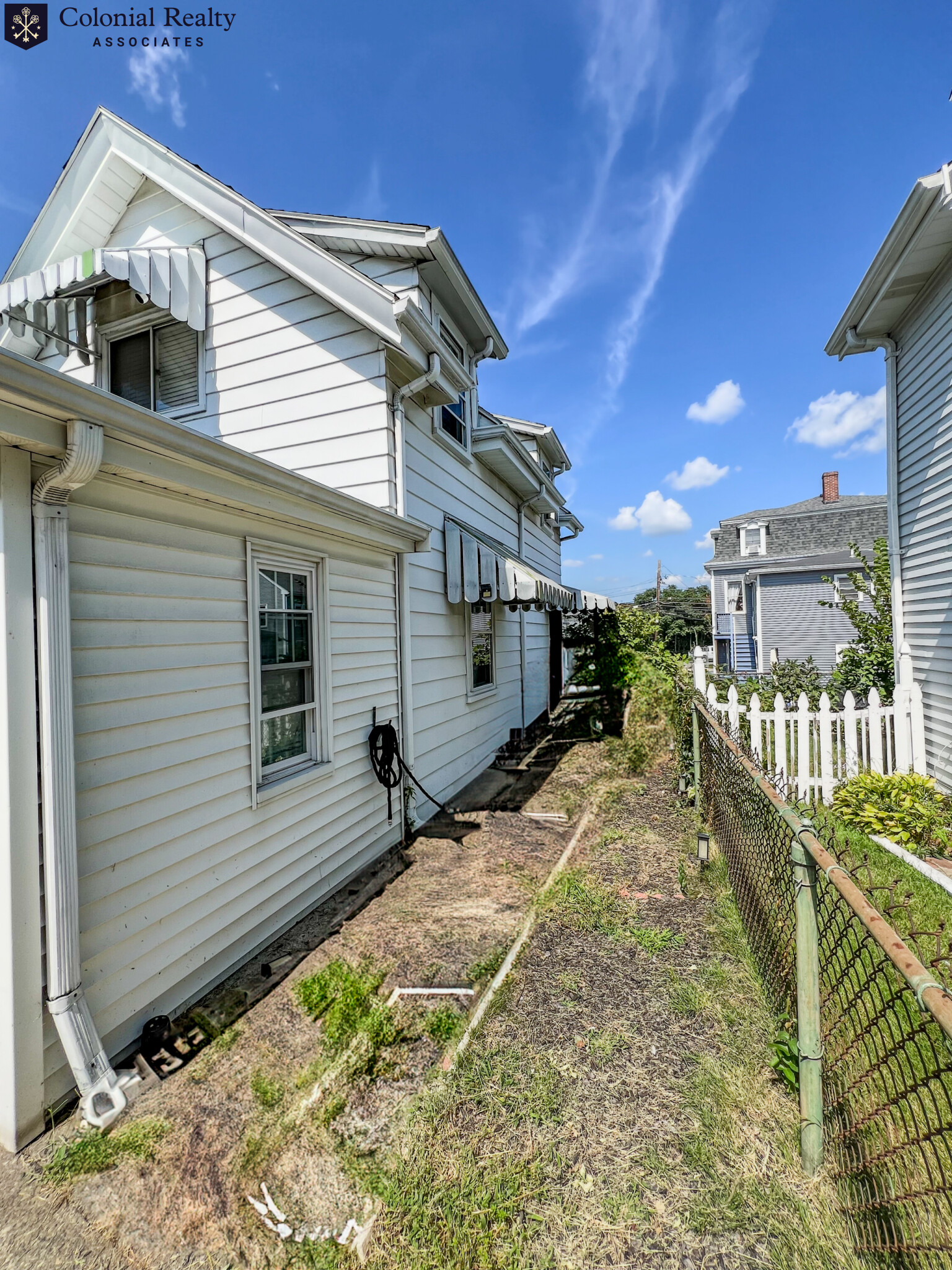 8 Lowell Pl, South Side