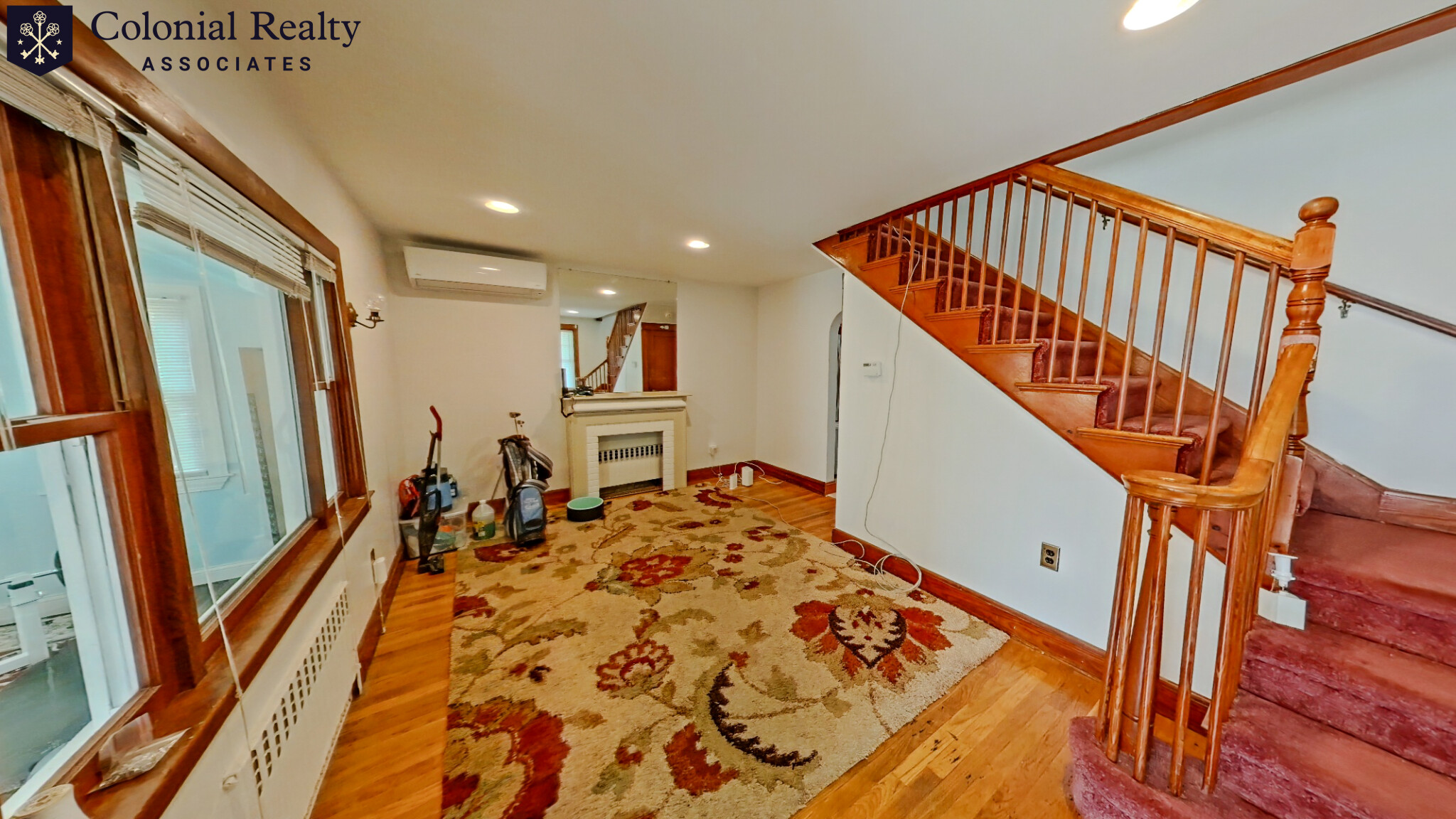 8 Lowell Pl, South Side