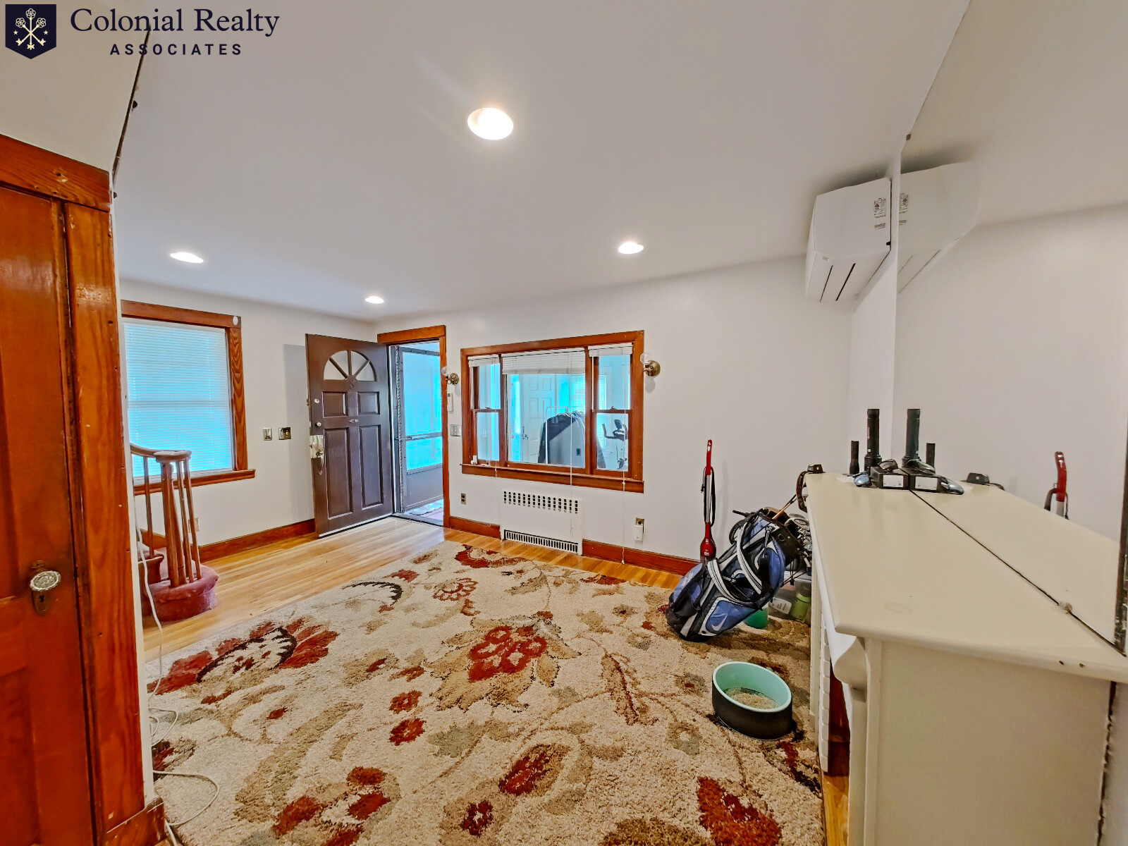 8 Lowell Pl, South Side