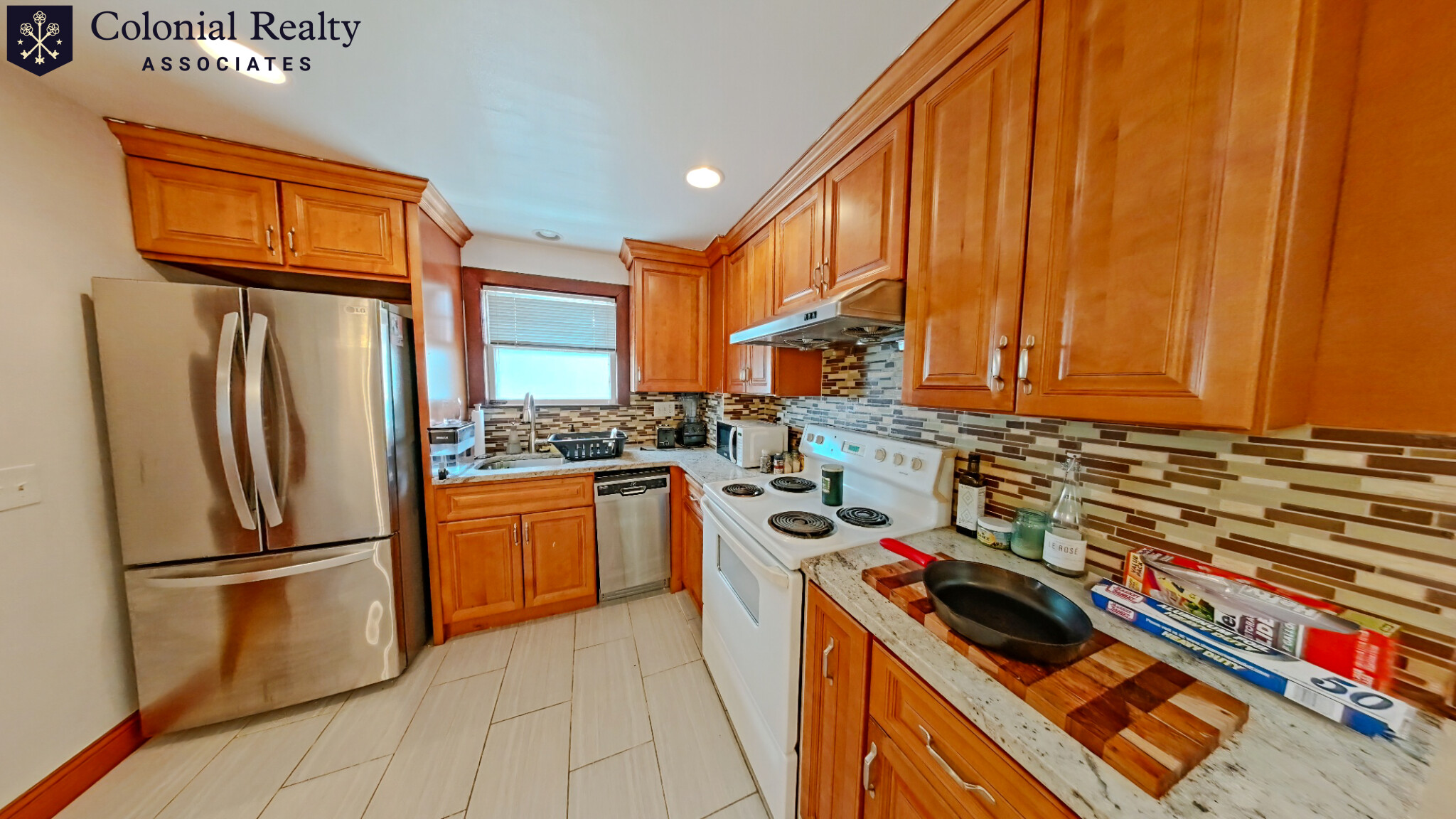 8 Lowell Pl, South Side