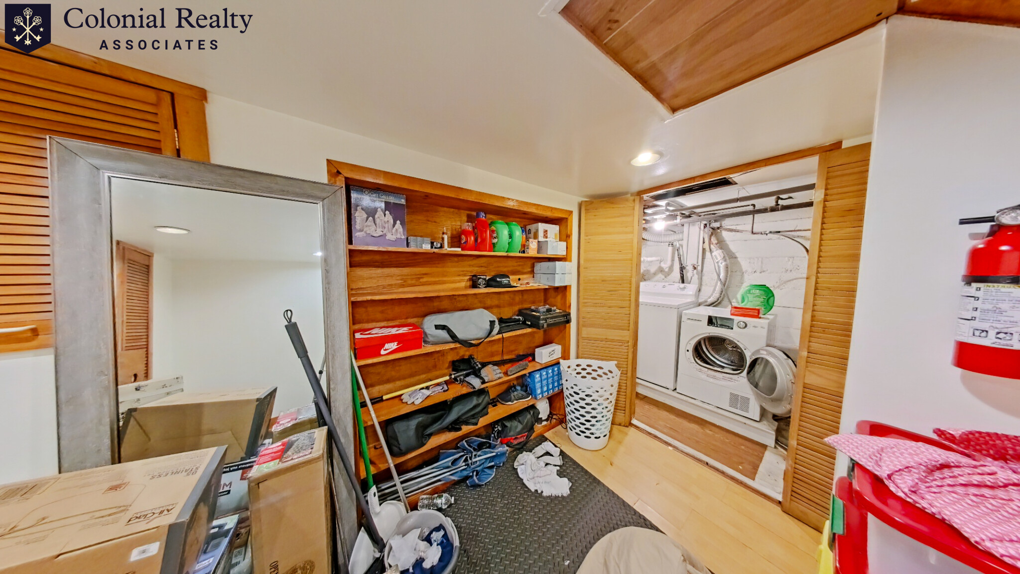 8 Lowell Pl, South Side