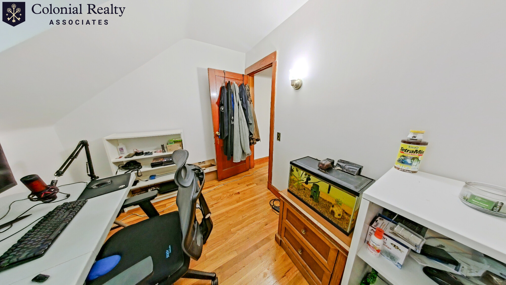 8 Lowell Pl, South Side