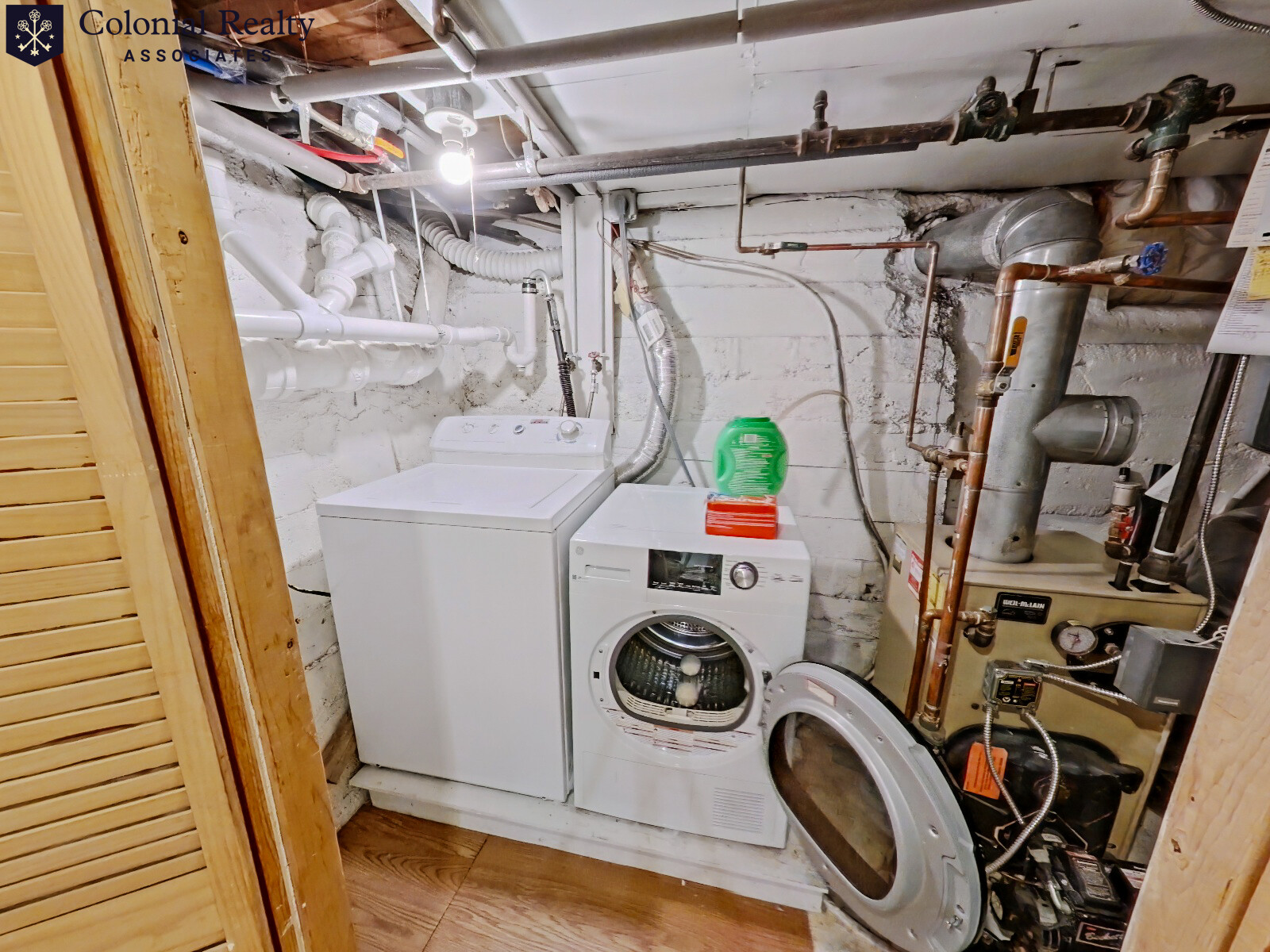 8 Lowell Pl, South Side