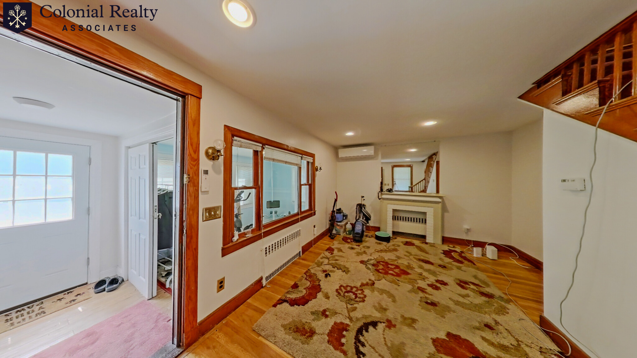 8 Lowell Pl, South Side