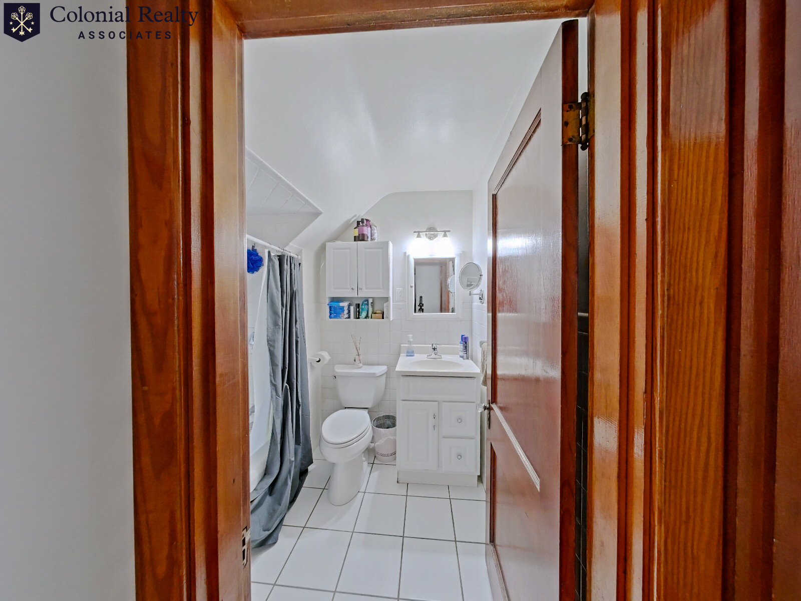 8 Lowell Pl, South Side