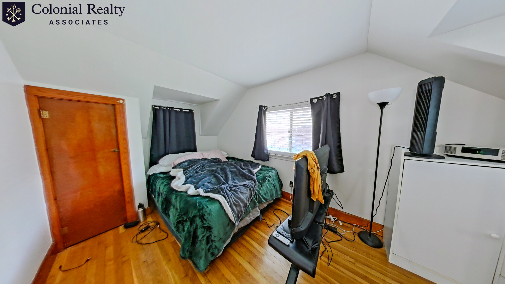 8 Lowell Pl, South Side