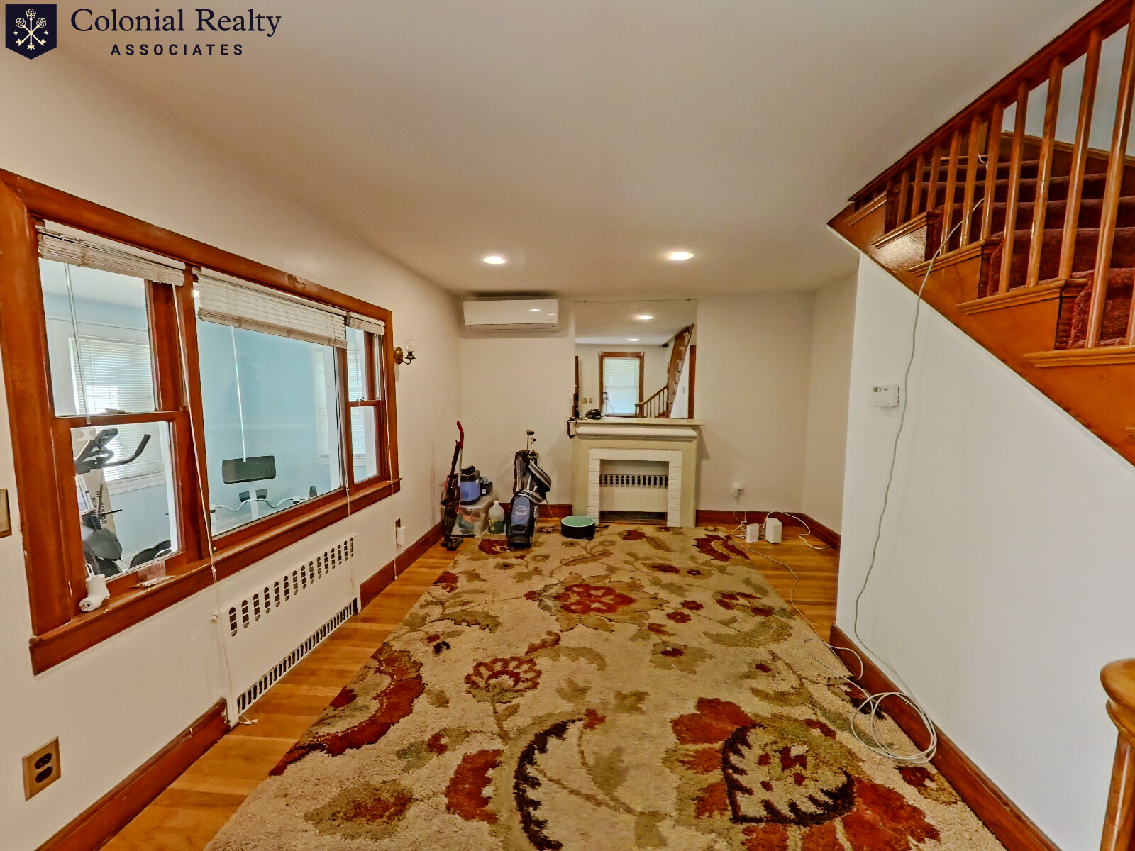 8 Lowell Pl, South Side