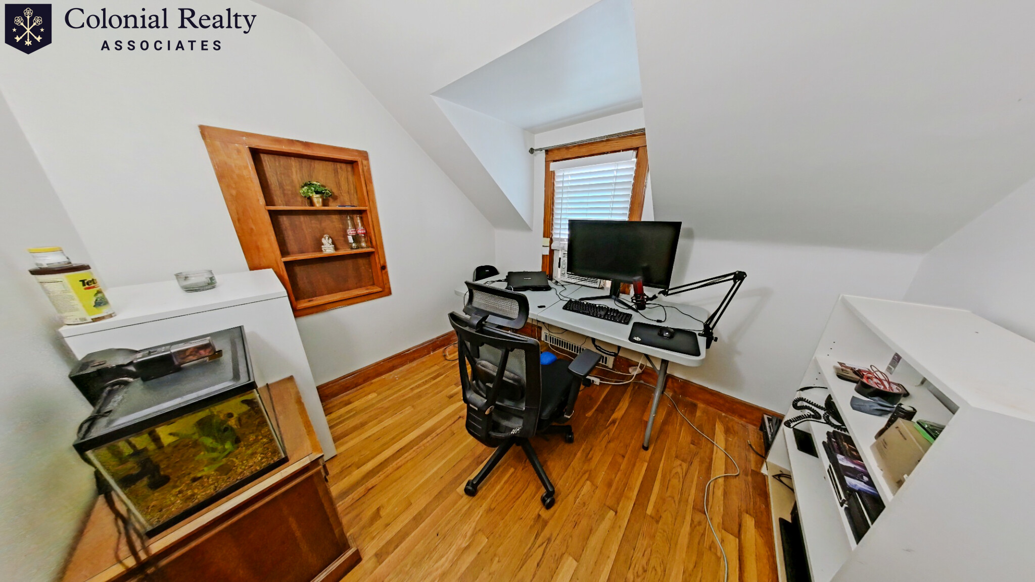 8 Lowell Pl, South Side