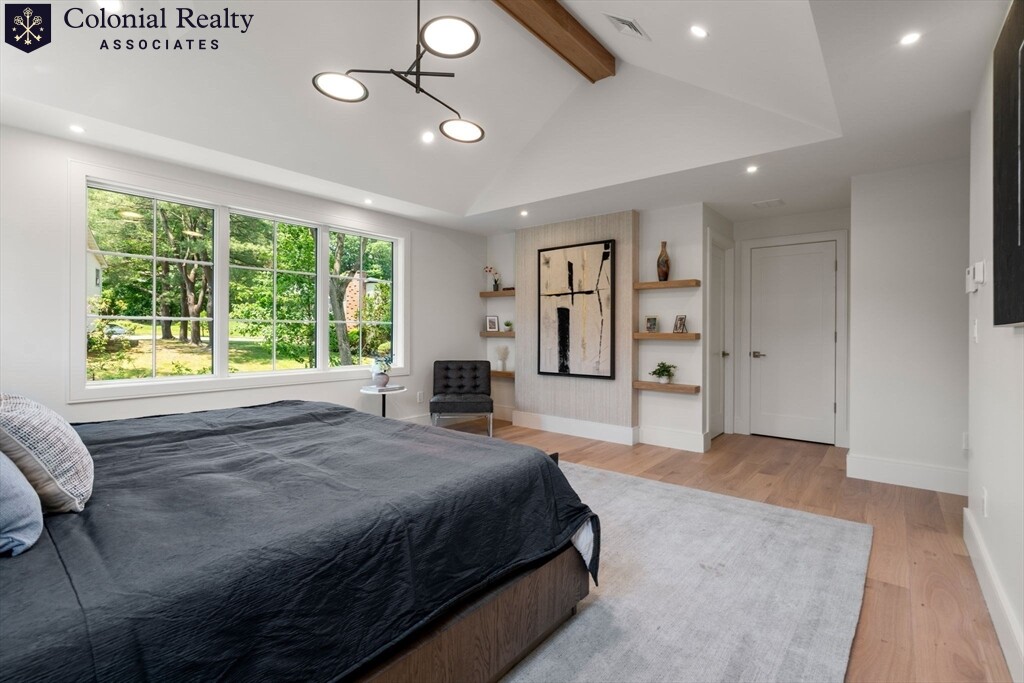 21 Redwood Rd, Newton Center