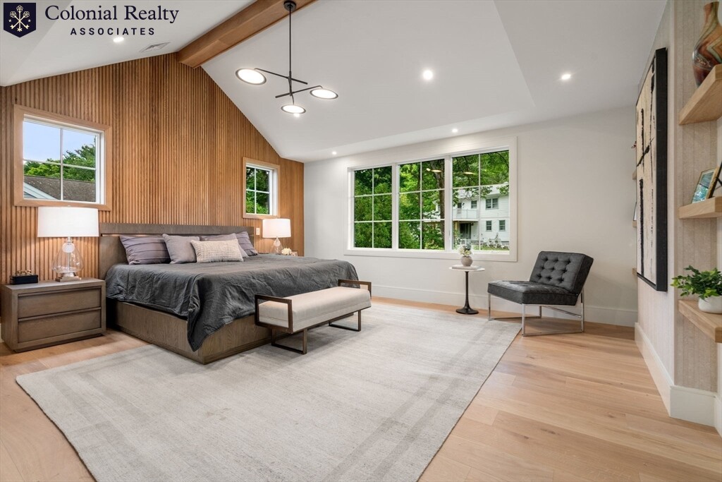 21 Redwood Rd, Newton Center