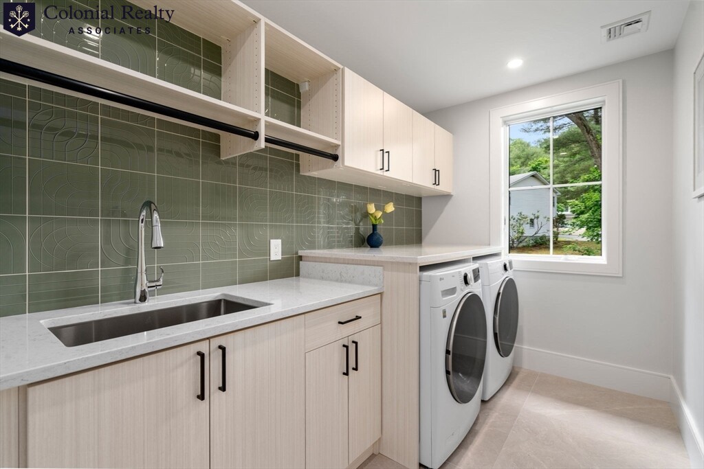 21 Redwood Rd, Newton Center