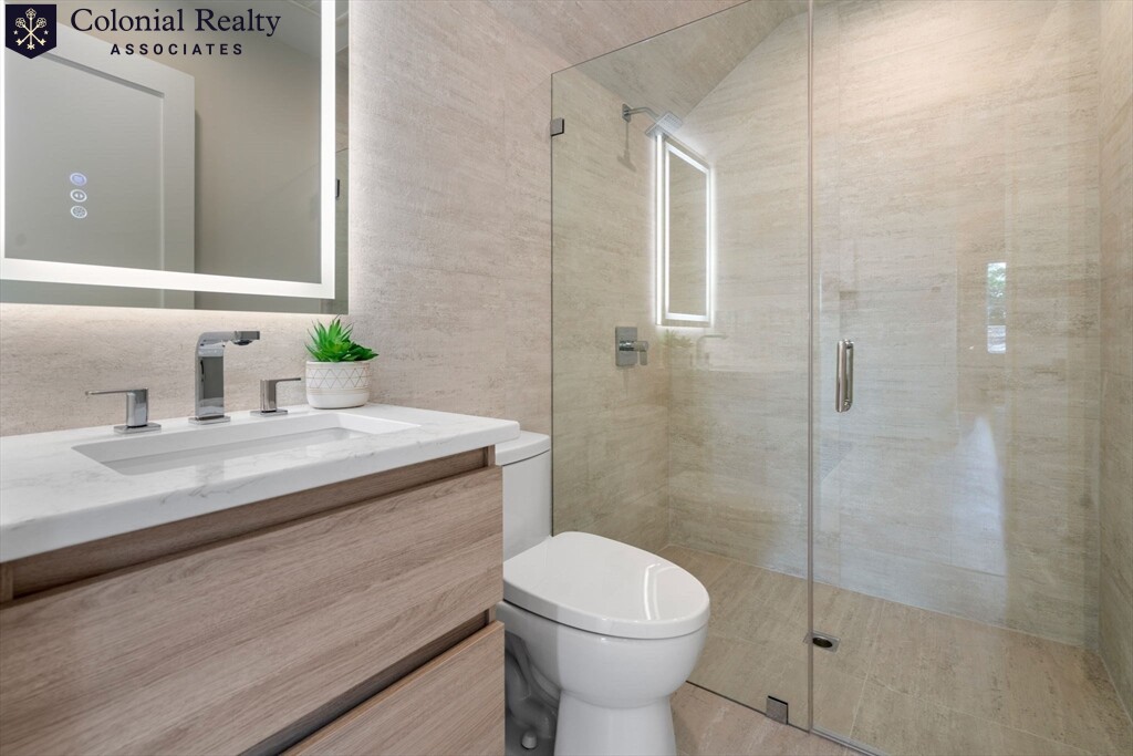 21 Redwood Rd, Newton Center