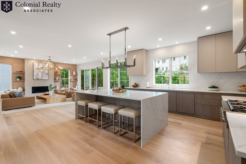 21 Redwood Rd, Newton Center