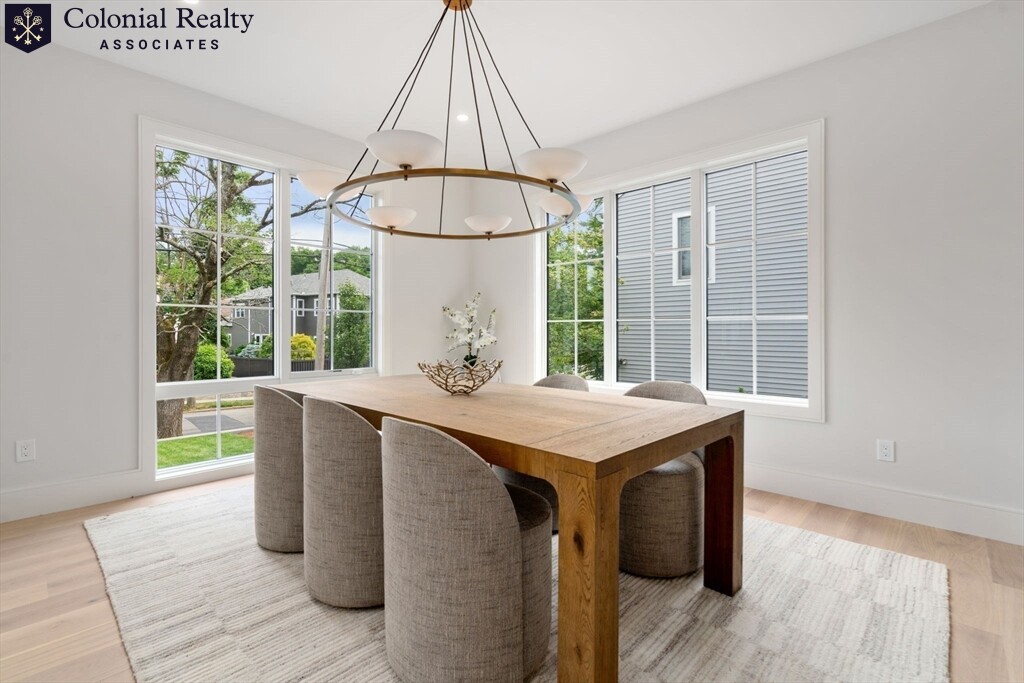 21 Redwood Rd, Newton Center