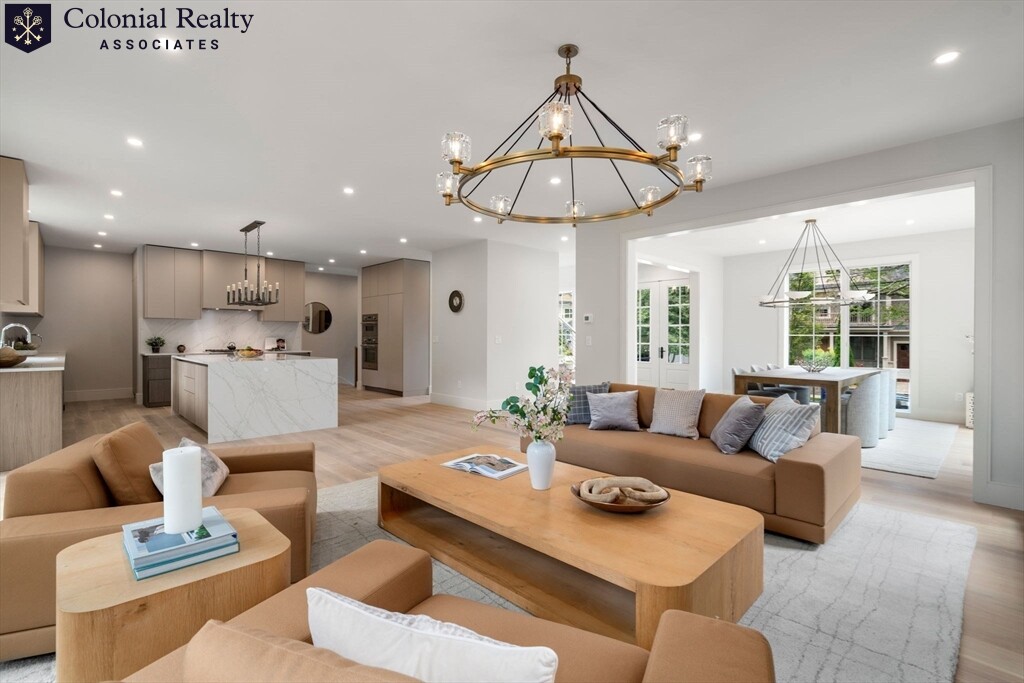 21 Redwood Rd, Newton Center