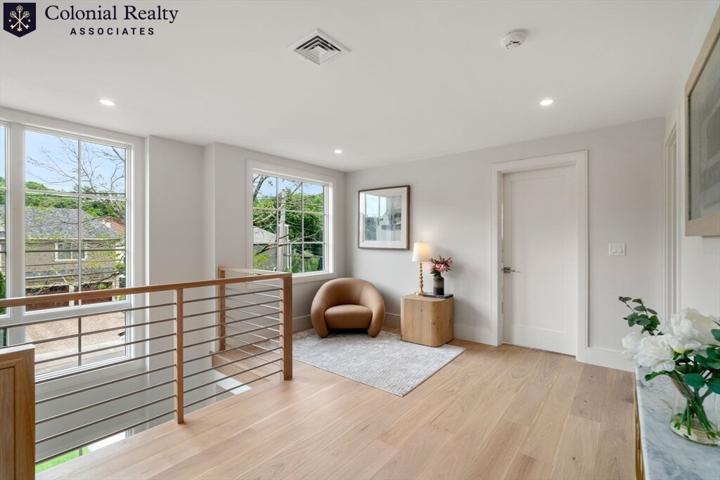 21 Redwood Rd, Newton Center