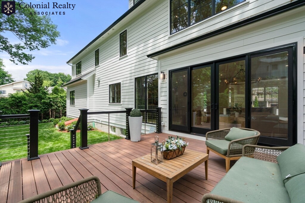 21 Redwood Rd, Newton Center