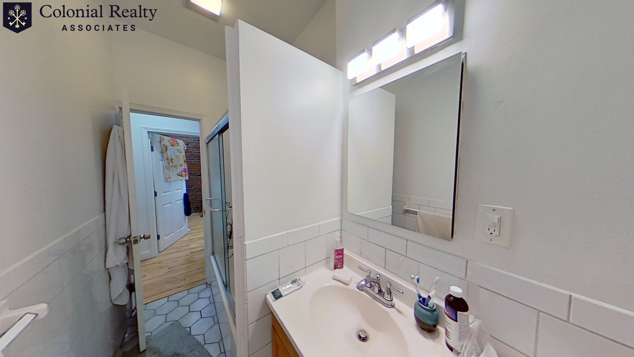 17 Aberdeen St, Fenway