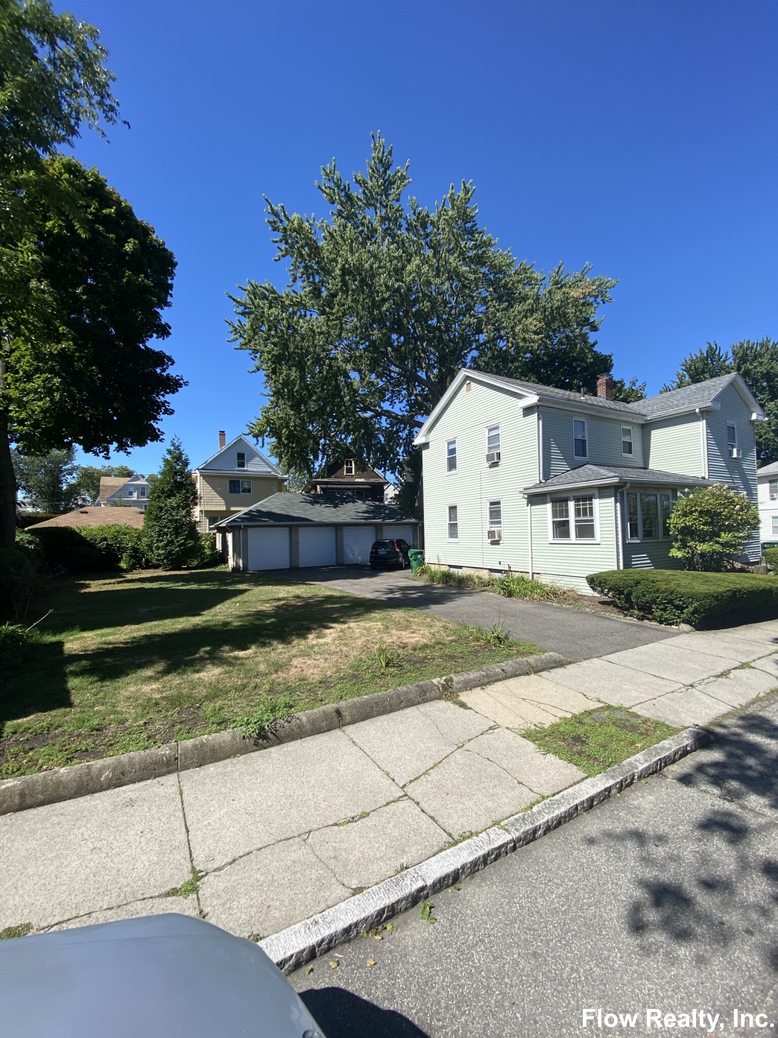 35 Saint Clements Rd, Medford