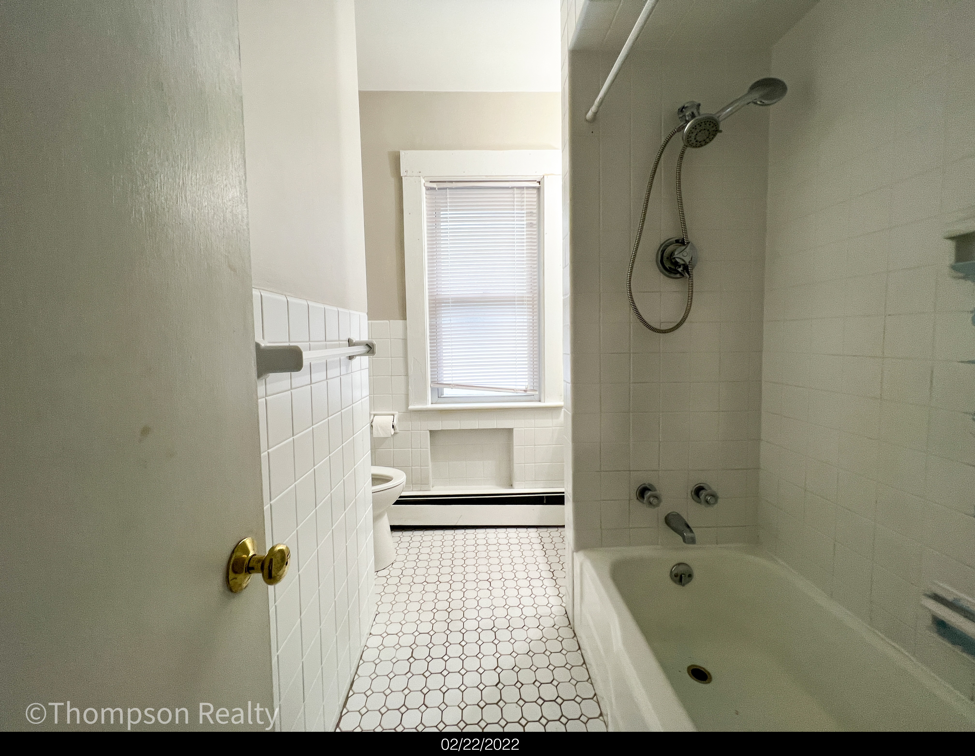 3 bed, 2 bath apartment for rent at 82 Magoun Ave Unit 2, Medford — photo 11 of 30