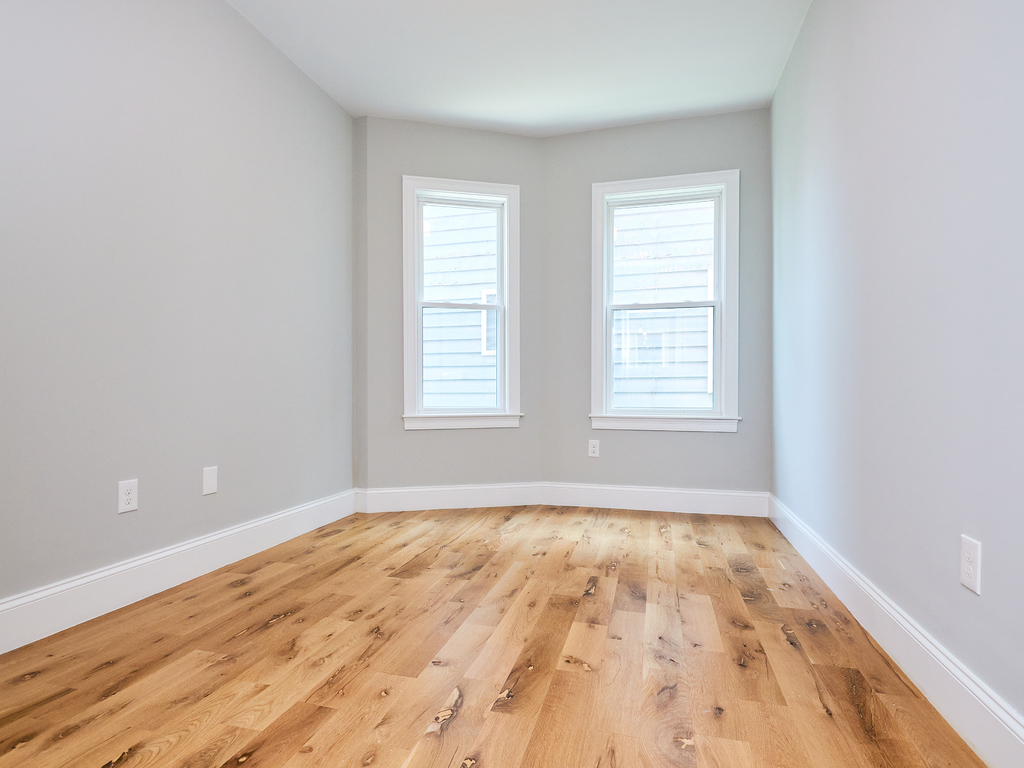 1114 Saratoga St, East Boston