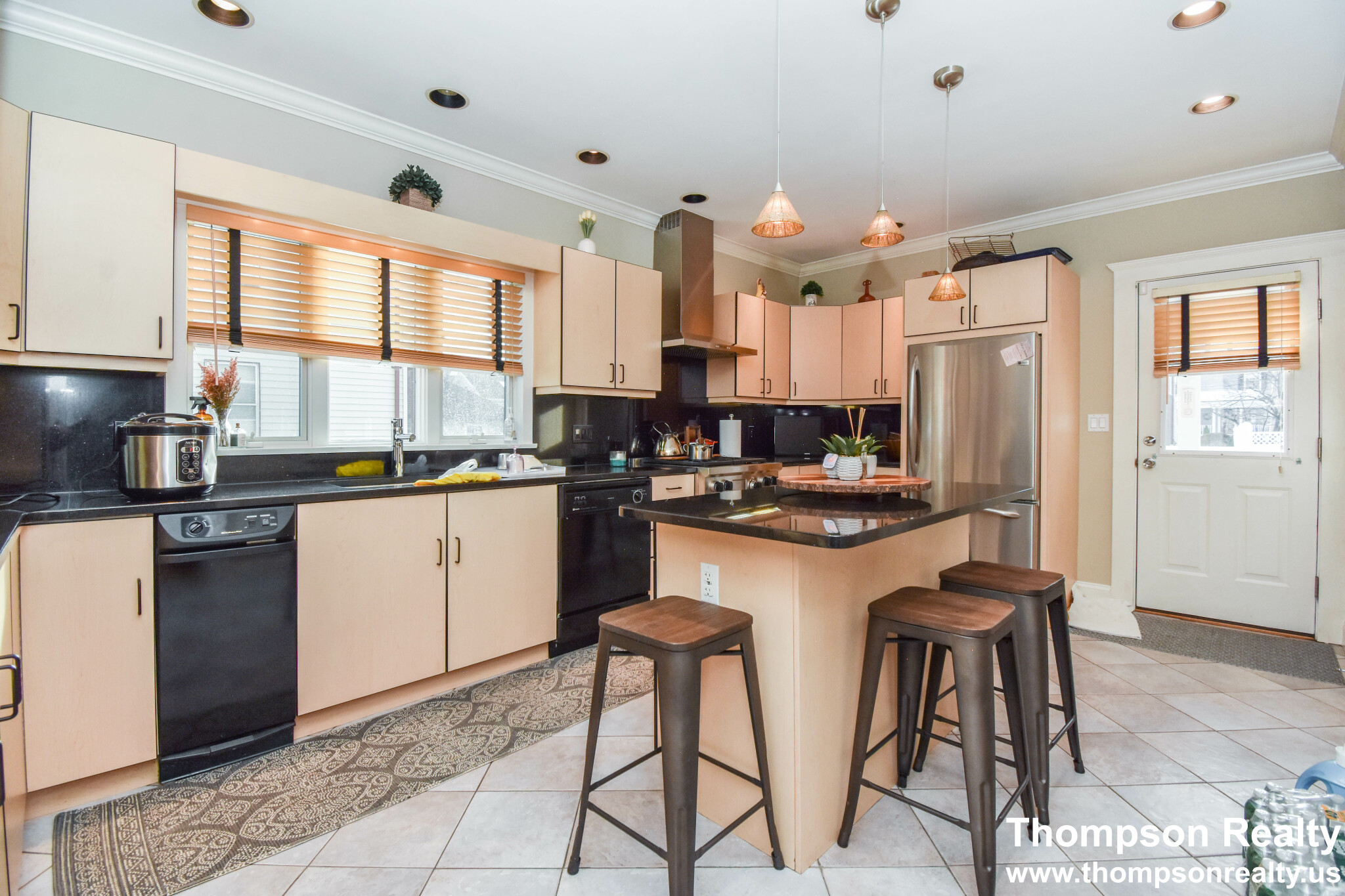 3 bed, 2 bath apartment for rent at 98 Grant Ave Unit 1, Medford — photo 16 of 46