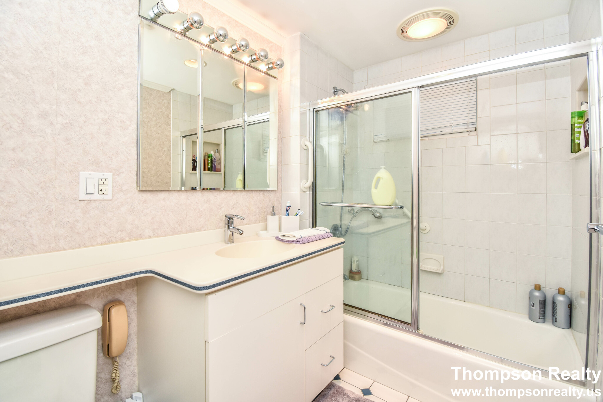 3 bed, 2 bath apartment for rent at 98 Grant Ave Unit 1, Medford — photo 15 of 46
