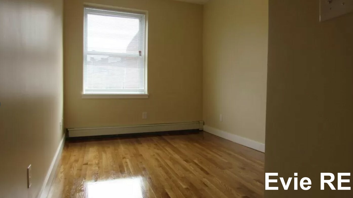 452 Hanover St, North End