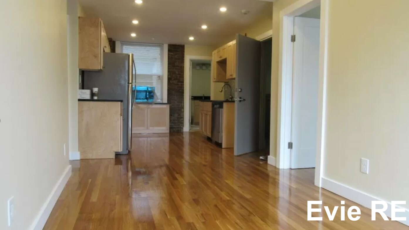 452 Hanover St, North End