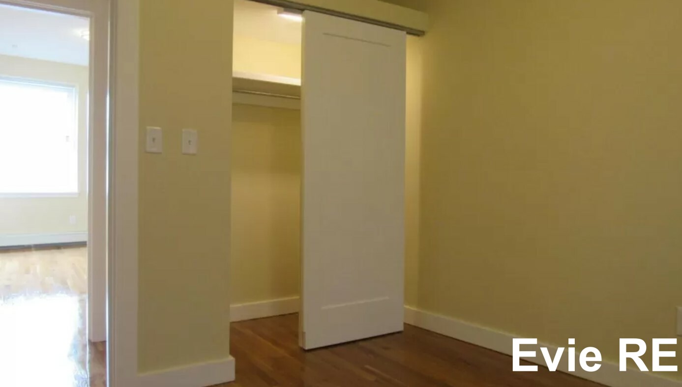 452 Hanover St, North End