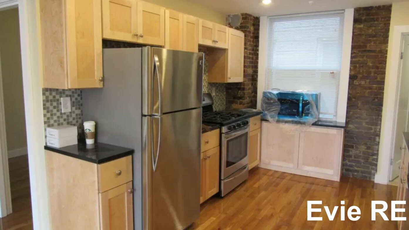 452 Hanover St, North End