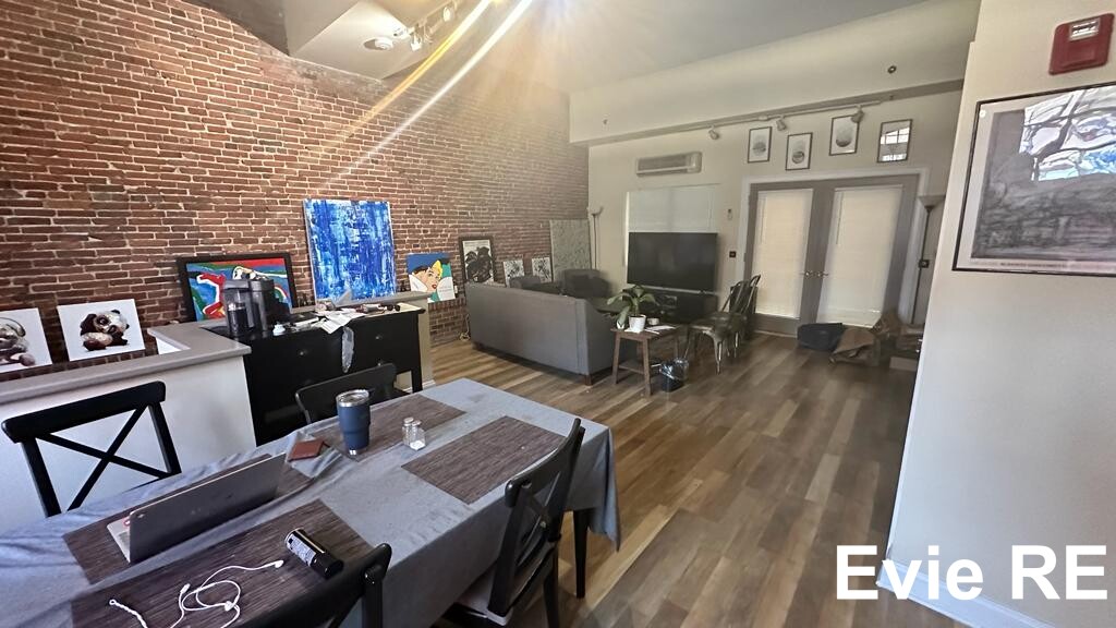 452 Hanover St, North End