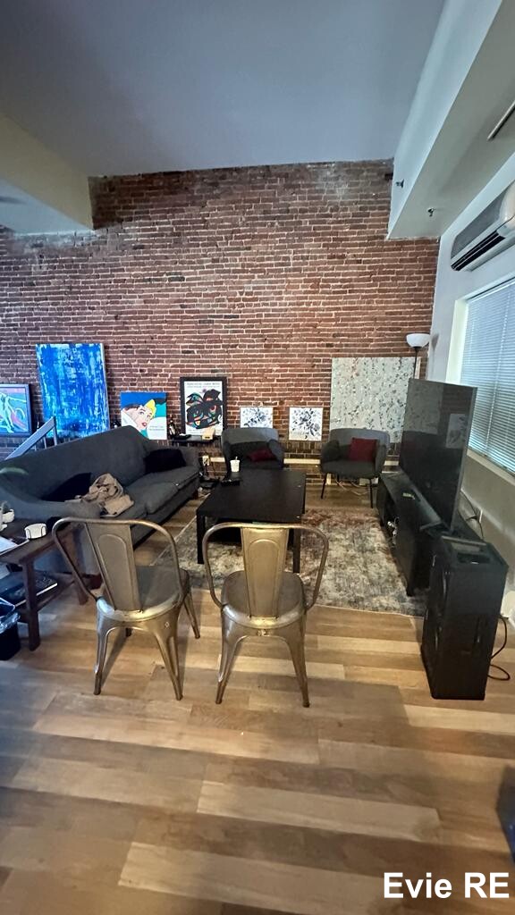 452 Hanover St, North End