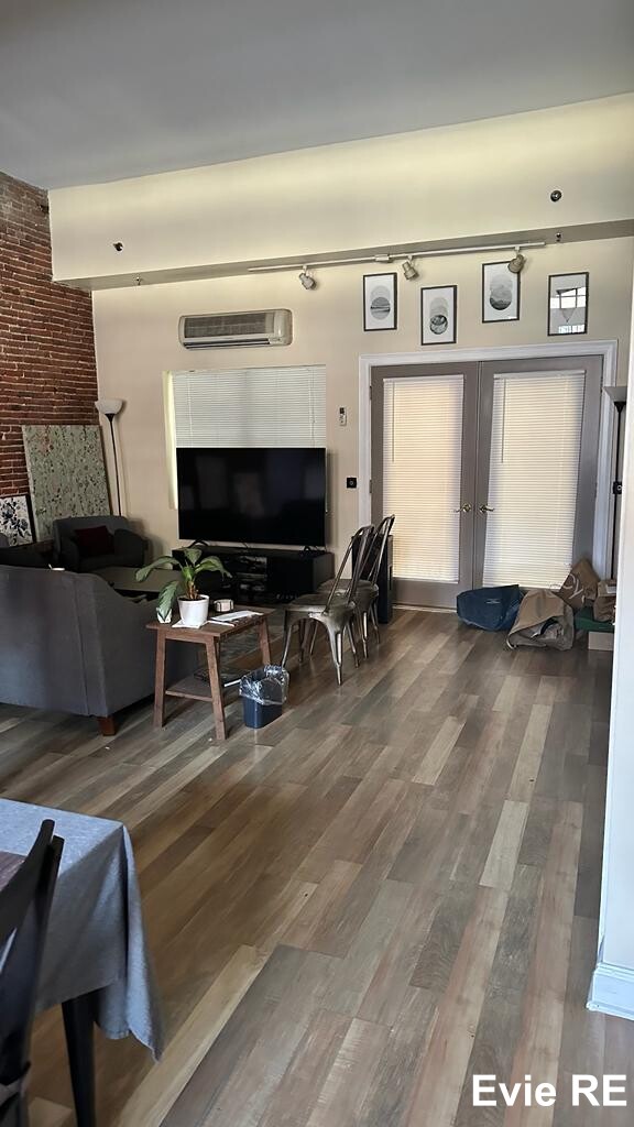 452 Hanover St, North End