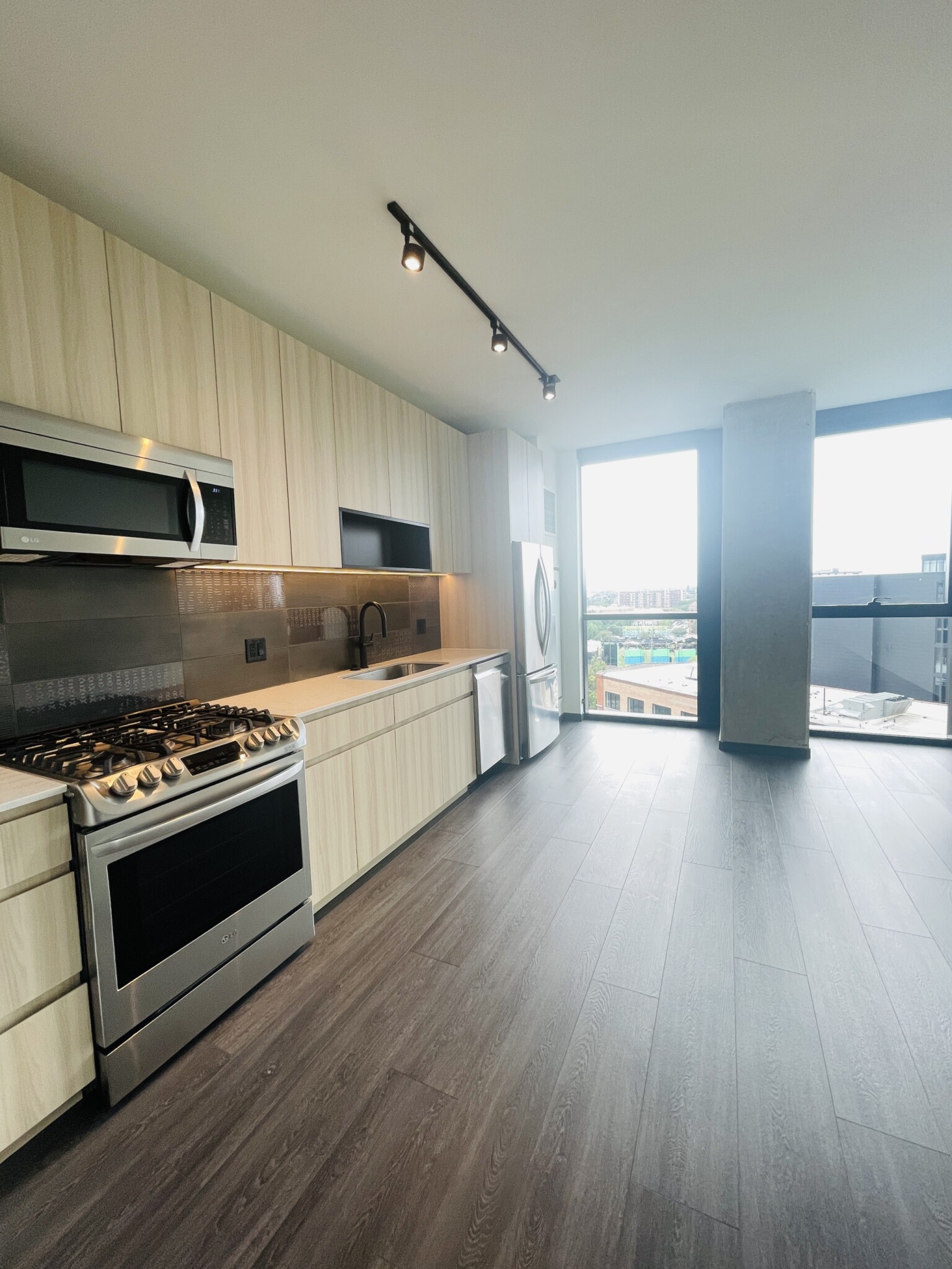 125 Jefferson - 2,249USD / month