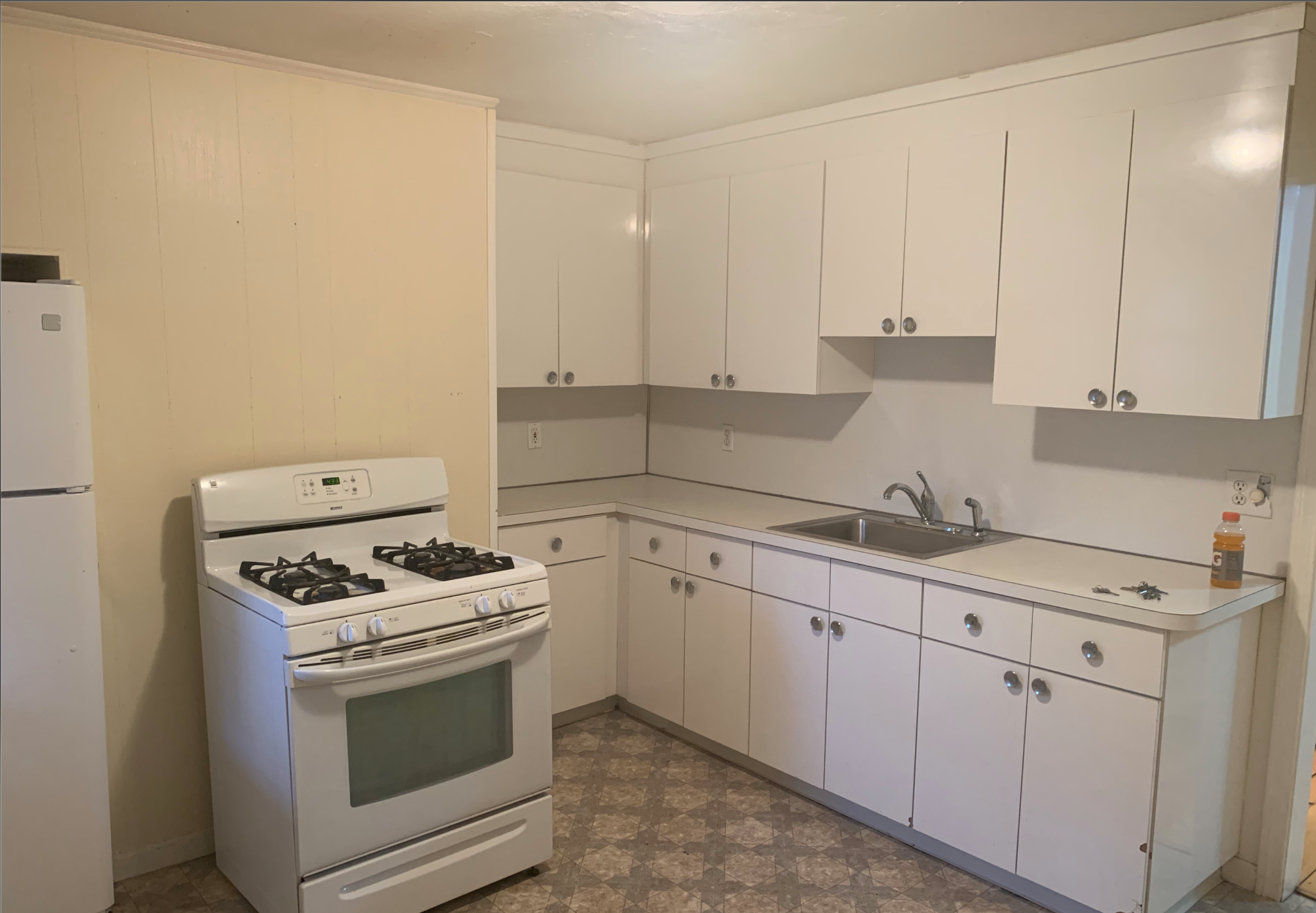 2 bed, 1 bath apartment for rent at 319 Paris St Unit 3, East Boston — photo 3 of 5