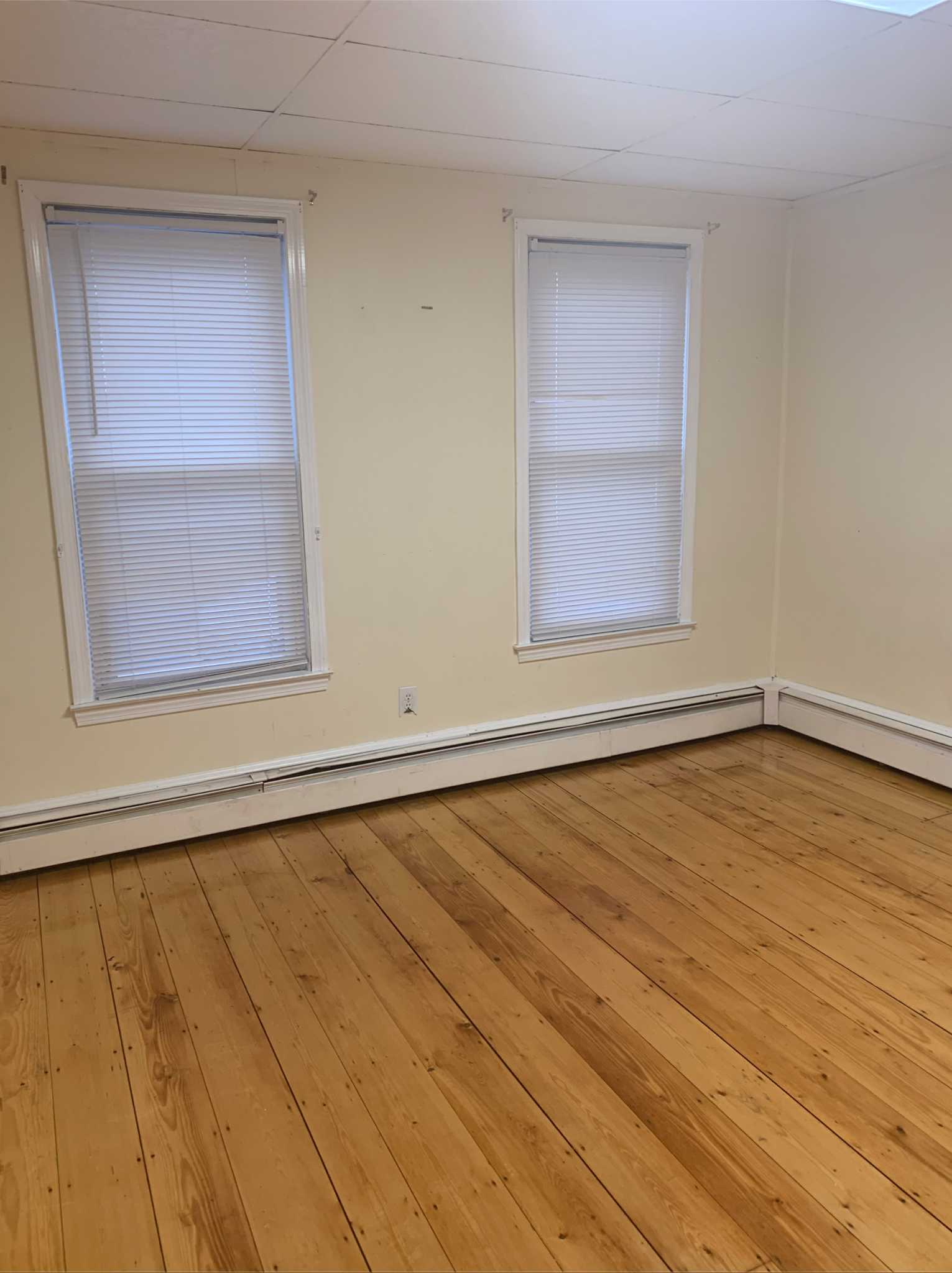 2 bed, 1 bath apartment for rent at 319 Paris St Unit 3, East Boston — photo 5 of 5