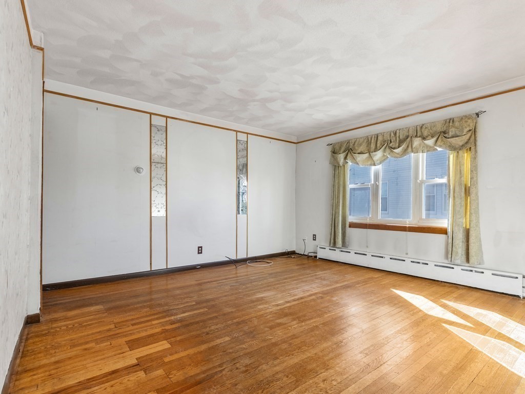 3 bed, 1 bath apartment for rent at 1759 North Shore Rd Unit 2, Revere — photo 3 of 6