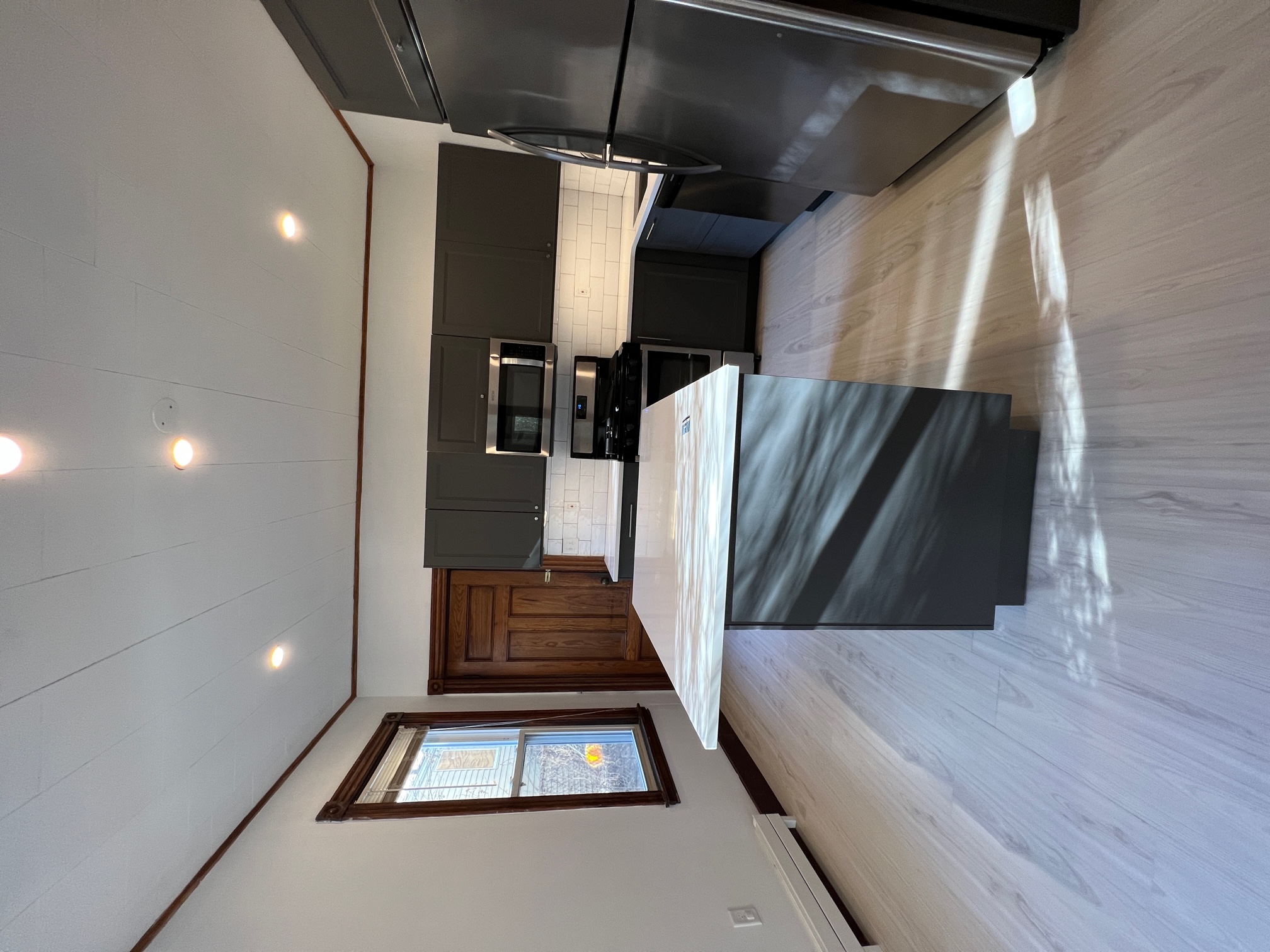 2 bed, 1 bath apartment for rent at 74 Heath St Unit 1, Winter Hill — photo 2 of 16