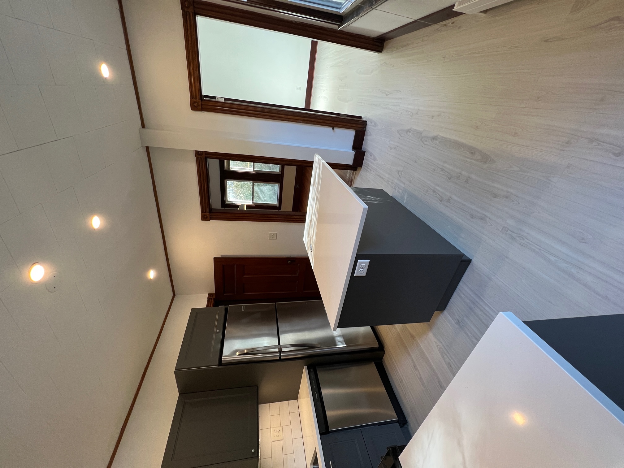 2 bed, 1 bath apartment for rent at 74 Heath St Unit 1, Winter Hill — photo 4 of 16