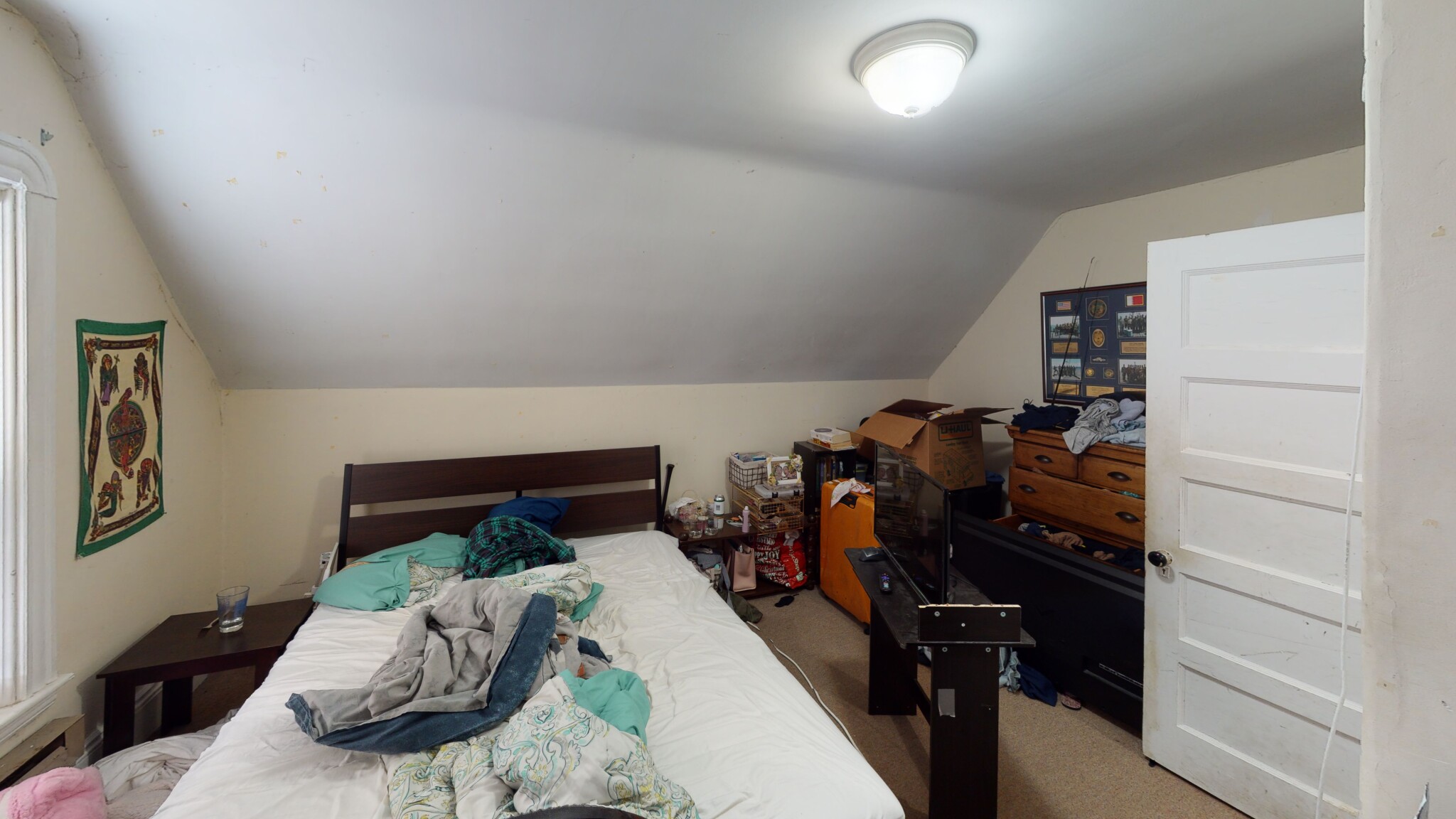 4 bed, 1 bath apartment for rent at 29 Victoria St Unit 2, Somerville — photo 5 of 14