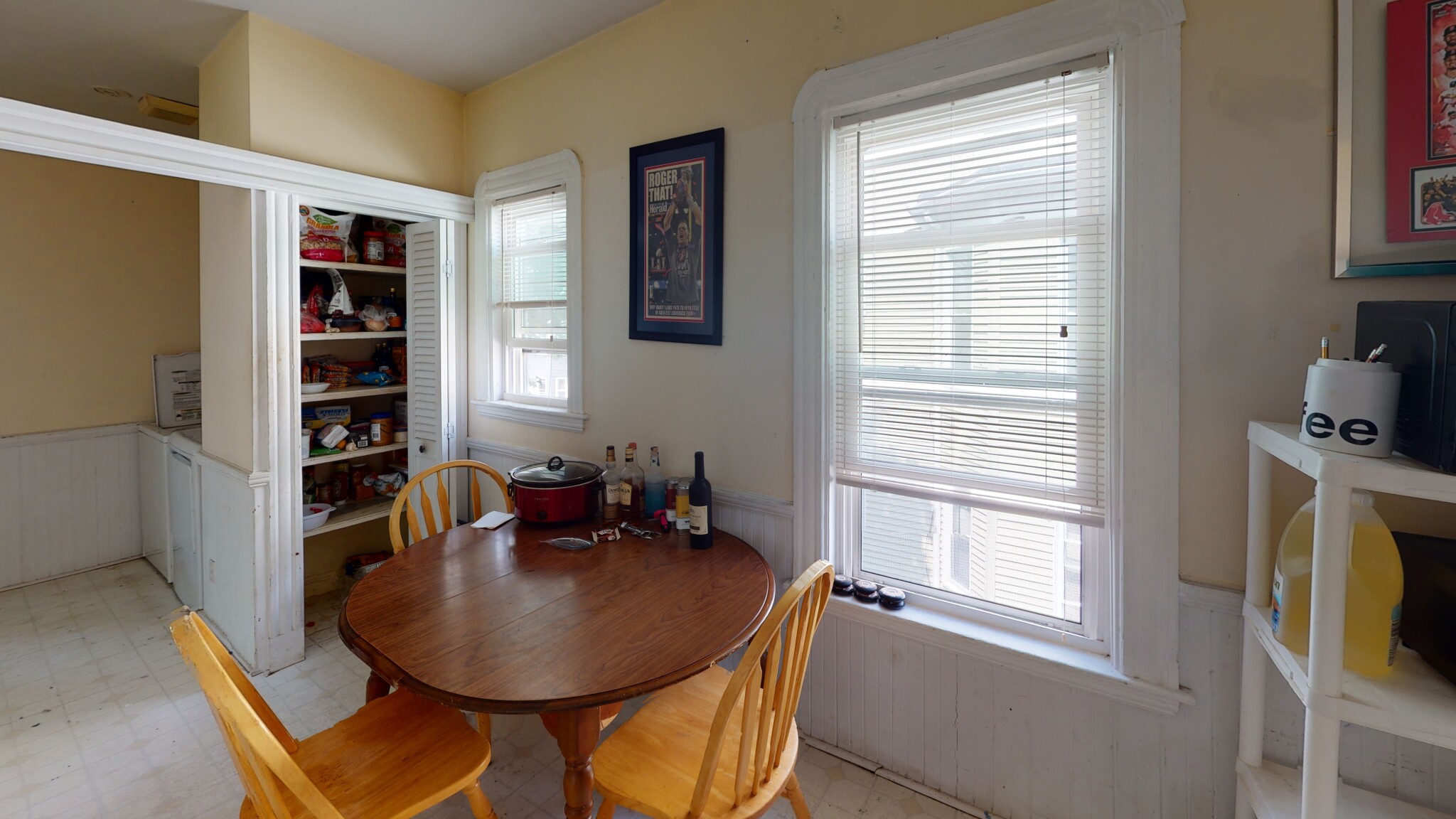 4 bed, 1 bath apartment for rent at 29 Victoria St Unit 2, Somerville — photo 9 of 14