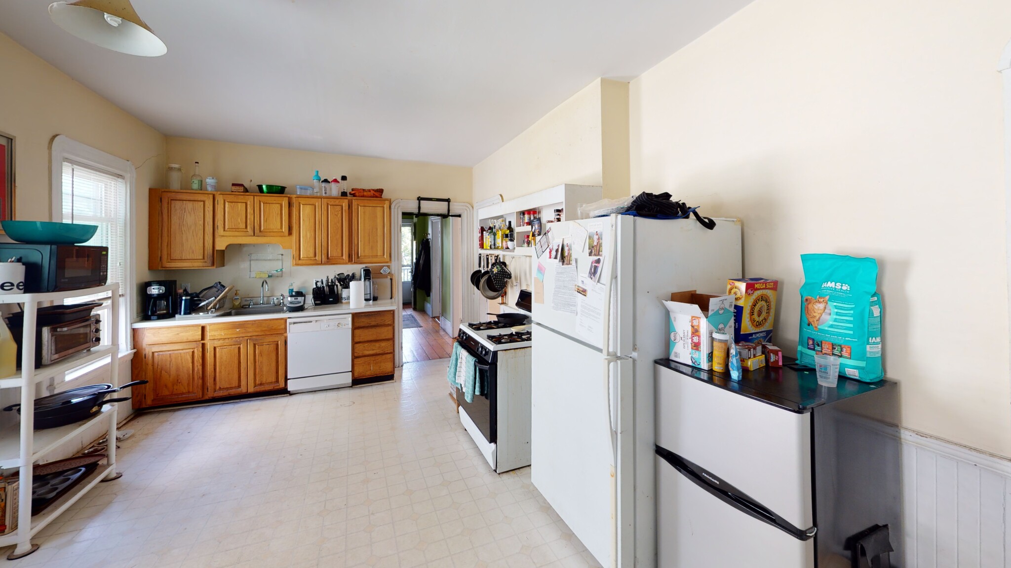 4 bed, 1 bath apartment for rent at 29 Victoria St Unit 2, Somerville — photo 10 of 14