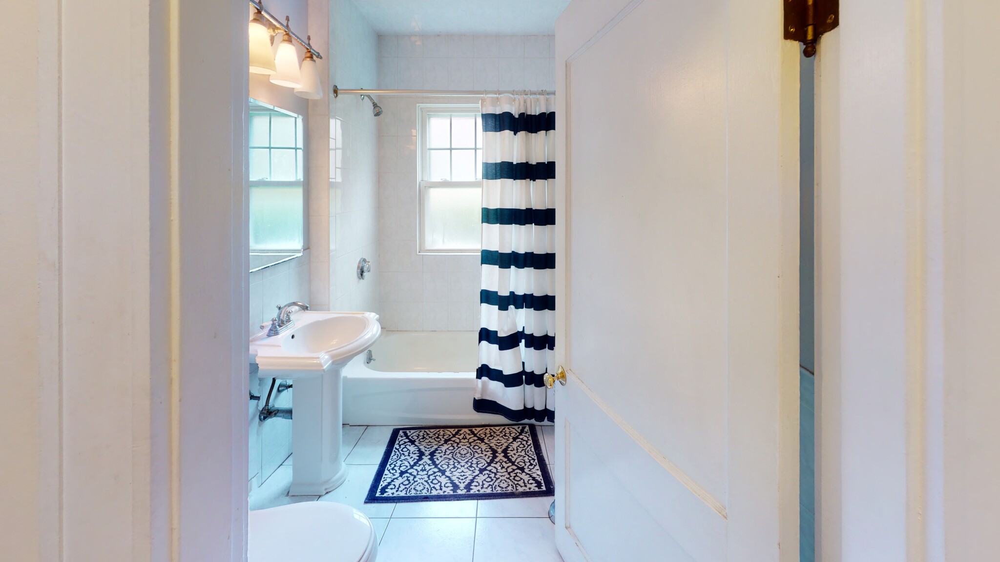 2 bed, 1 bath apartment for rent at 189 Wordsworth Unit 1, East Boston