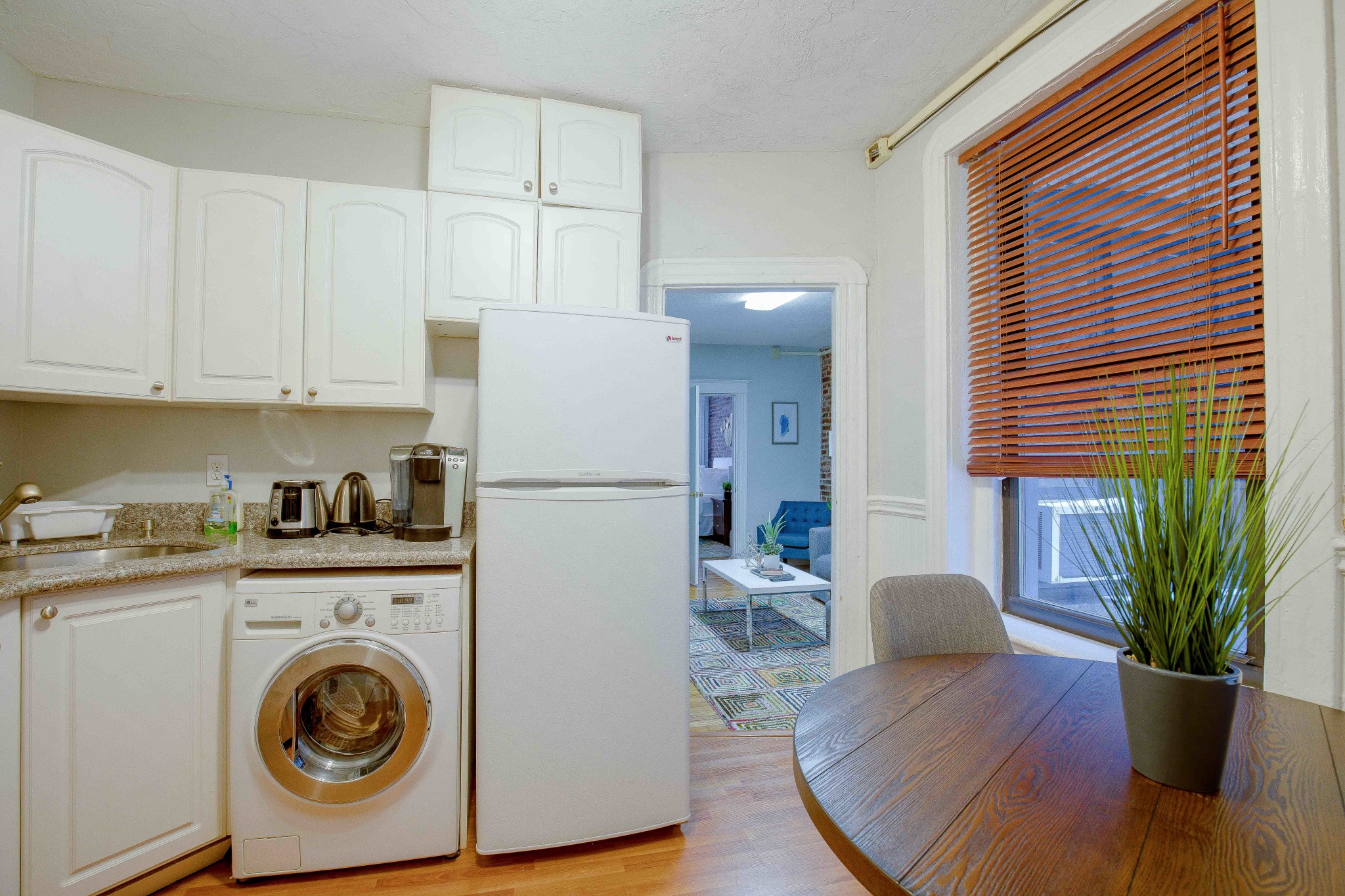 2.5 bed, 1.5 bath apartment for rent at 284 Cambridge St Unit 11, Beacon Hill — photo 4 of 20