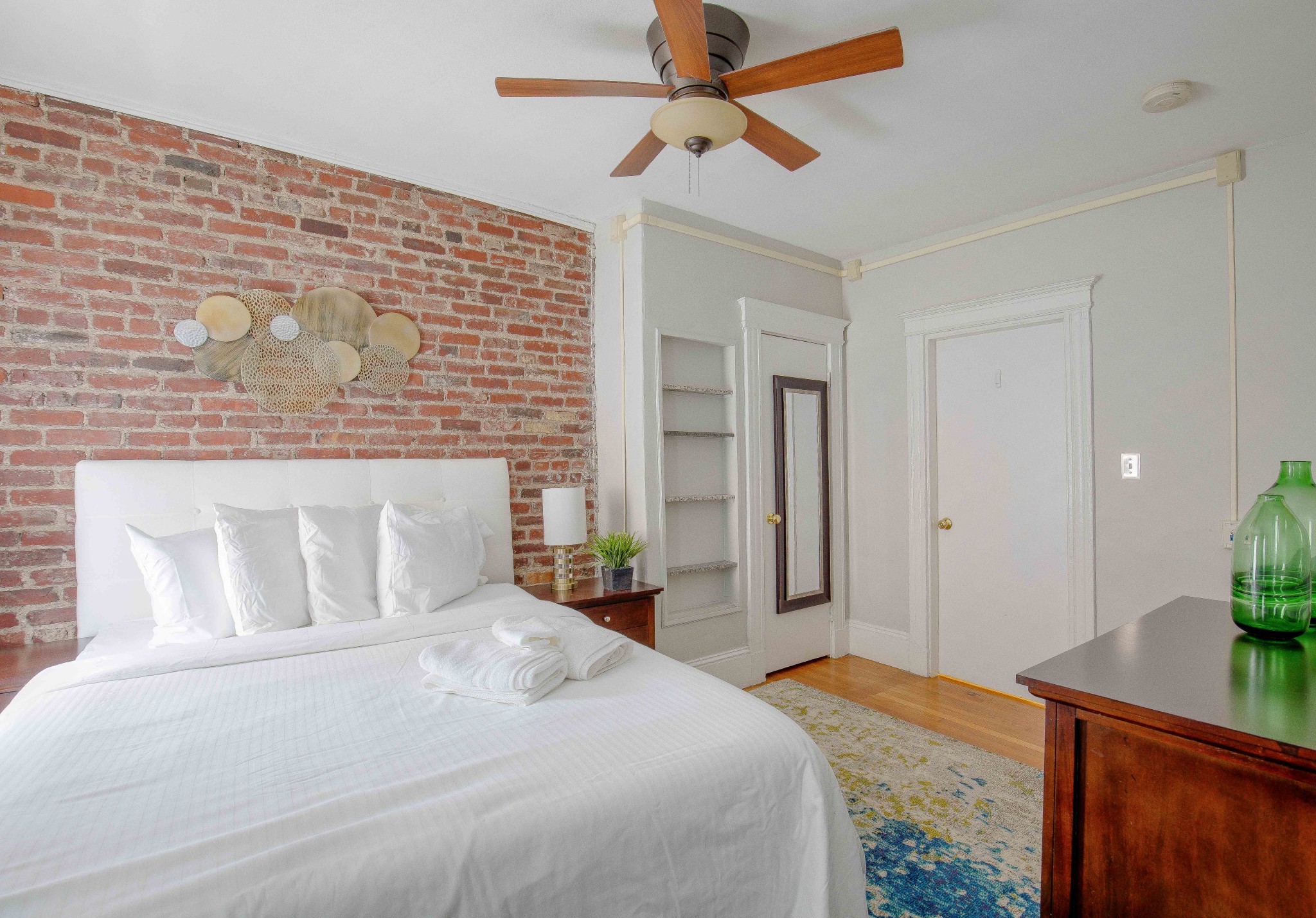 2.5 bed, 1.5 bath apartment for rent at 284 Cambridge St Unit 11, Beacon Hill — photo 8 of 20
