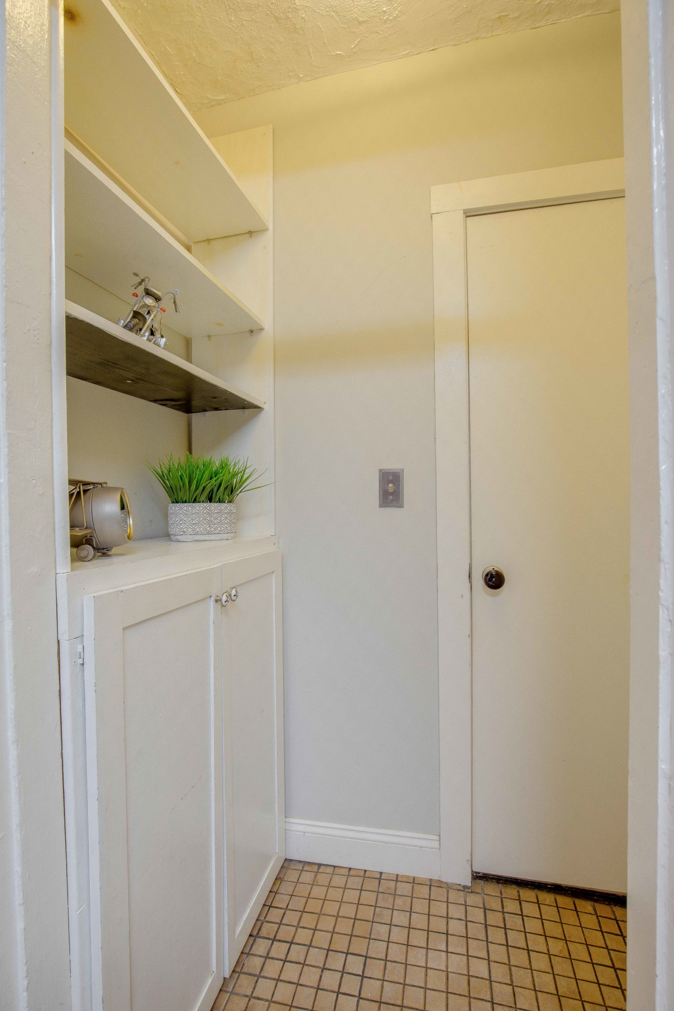 2.5 bed, 1.5 bath apartment for rent at 284 Cambridge St Unit 11, Beacon Hill — photo 19 of 20