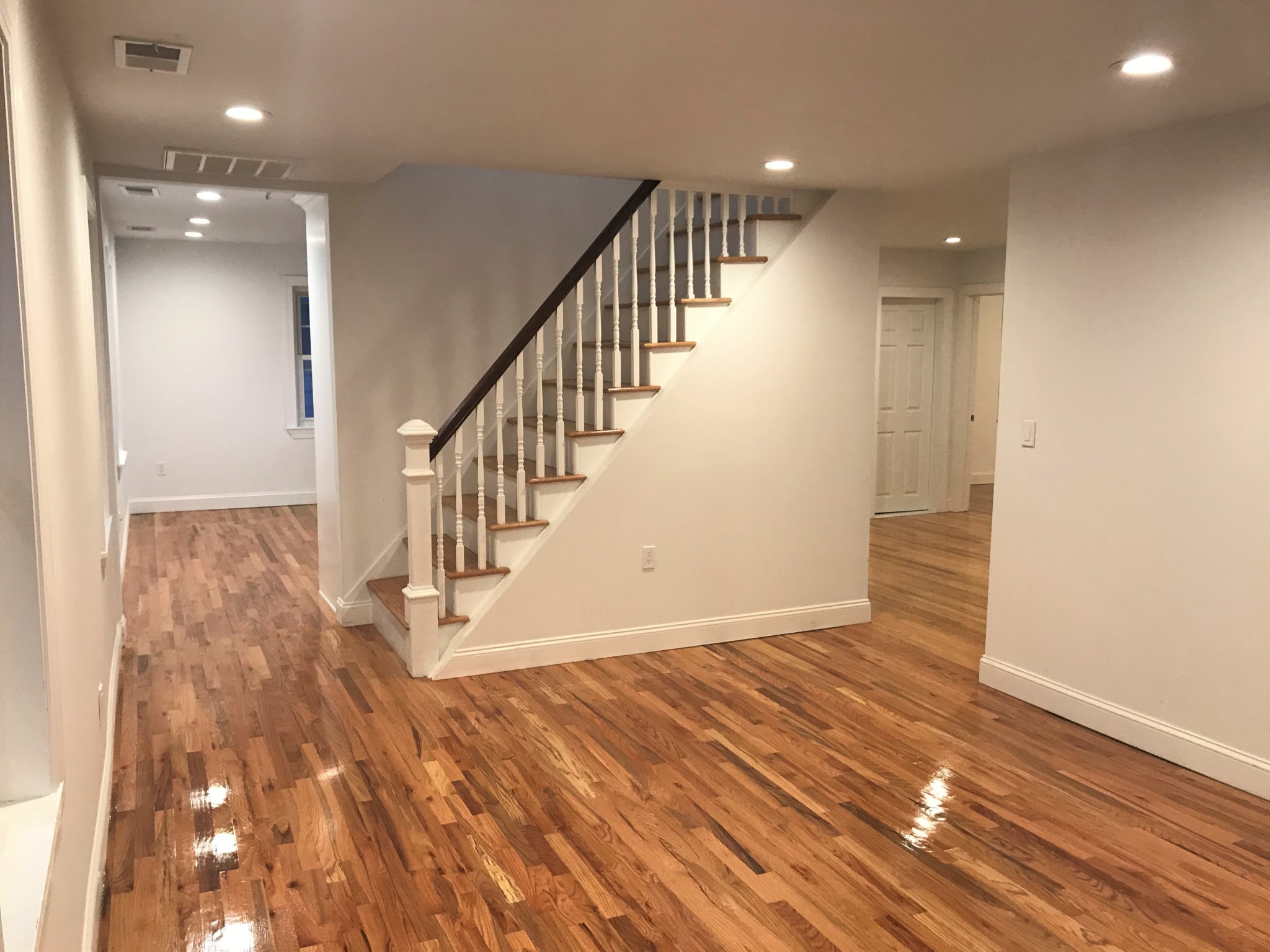 5 bed, 2 bath apartment for rent at 7 Perry St Unit 3, Brookline Village — photo 6 of 25